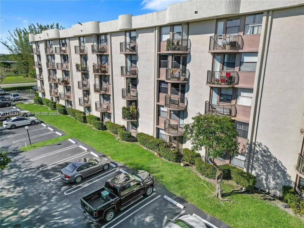 2701 RIVERSIDE 516B. BUILDING 2