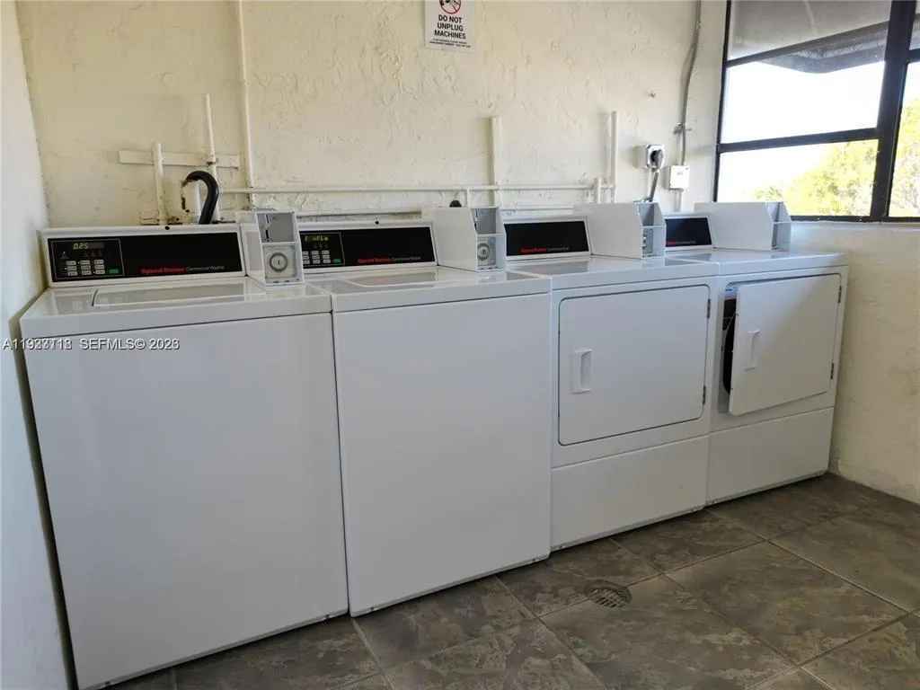 2701 RIVERSIDE 516B. LAUNDRY ROOM