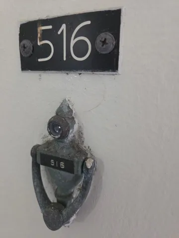 2701 RIVERSIDE 516B. FRONT DOOR