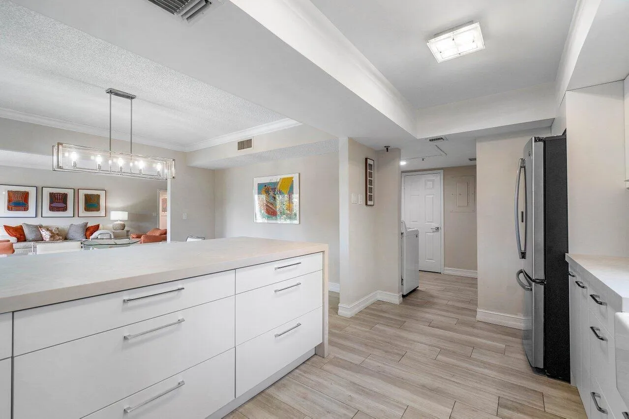 014-950DeSotoRoad-BocaRaton-FL-33432-SMA