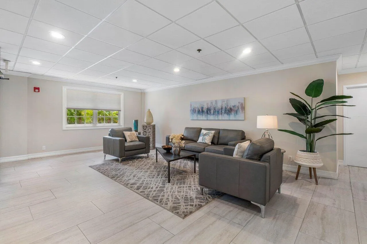 002-950DeSotoRoad-BocaRaton-FL-33432-SMA