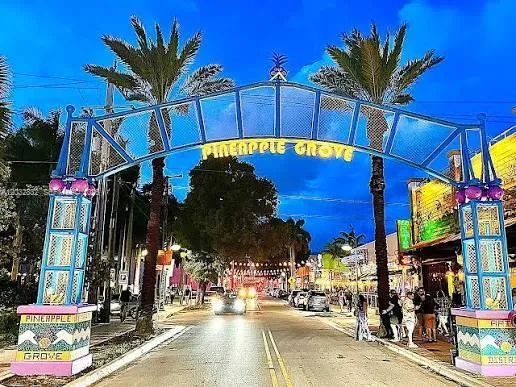 FAMOUS STREET