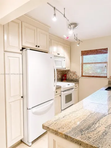THOMASVILLE CABINETS