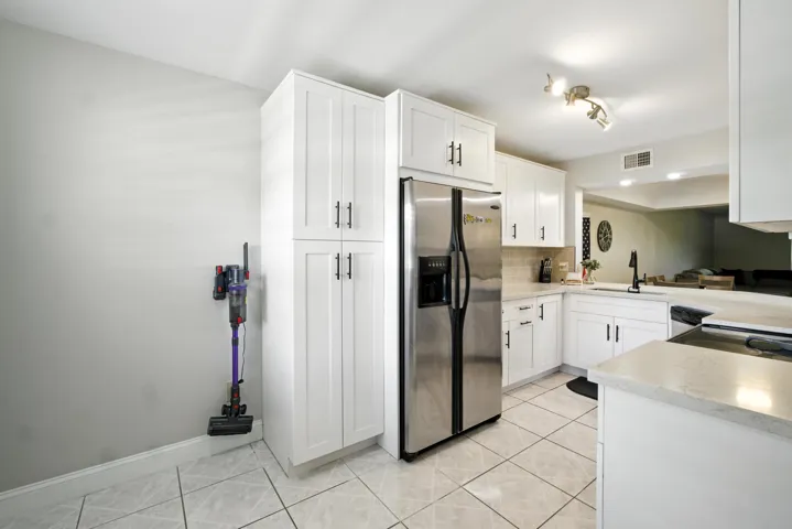 Kitchen 4