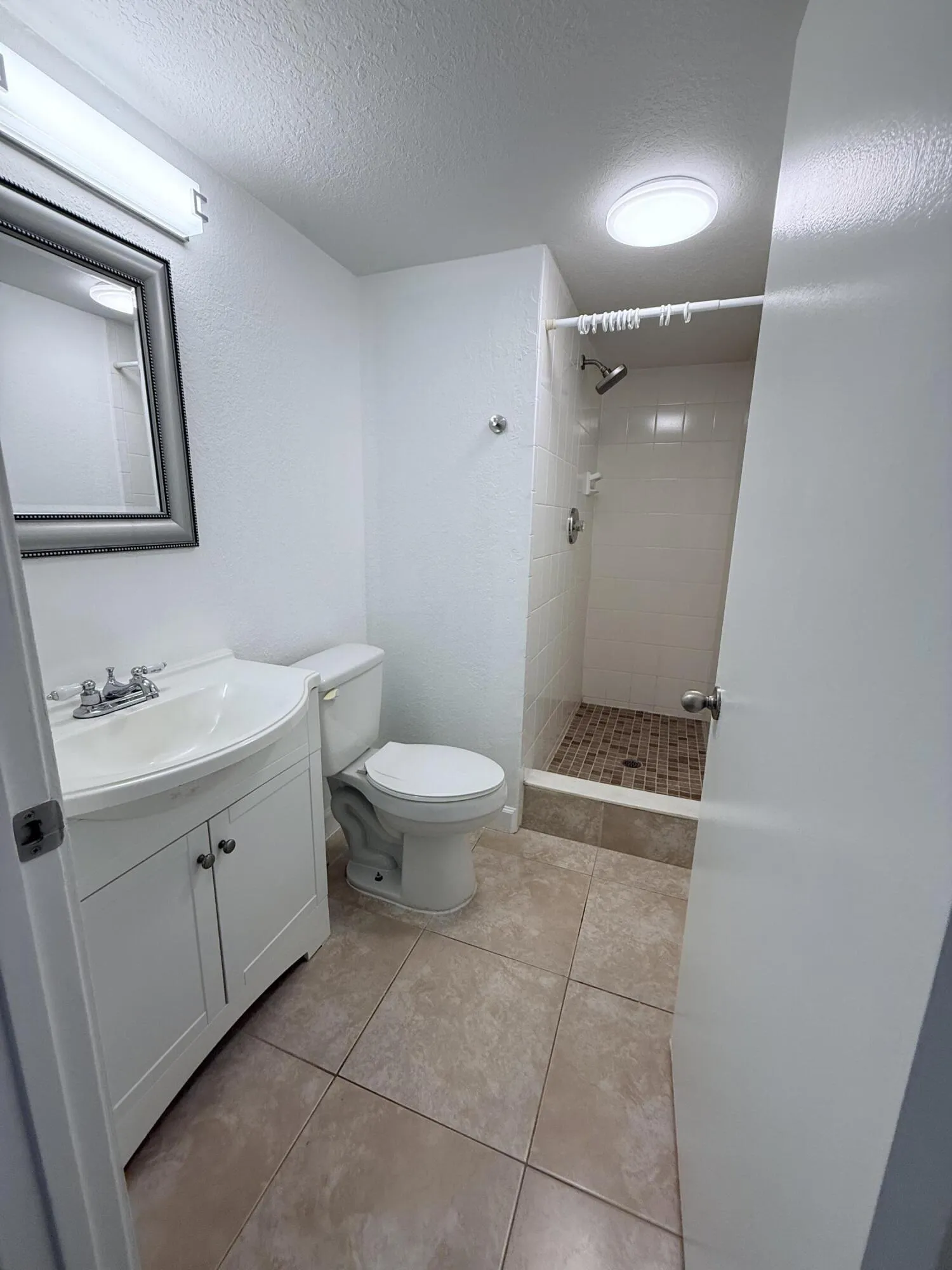 2nd Bathroom
