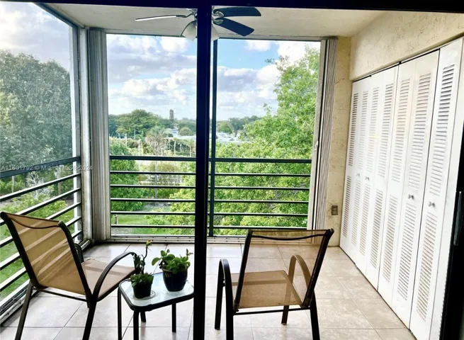 Screened Balcony
