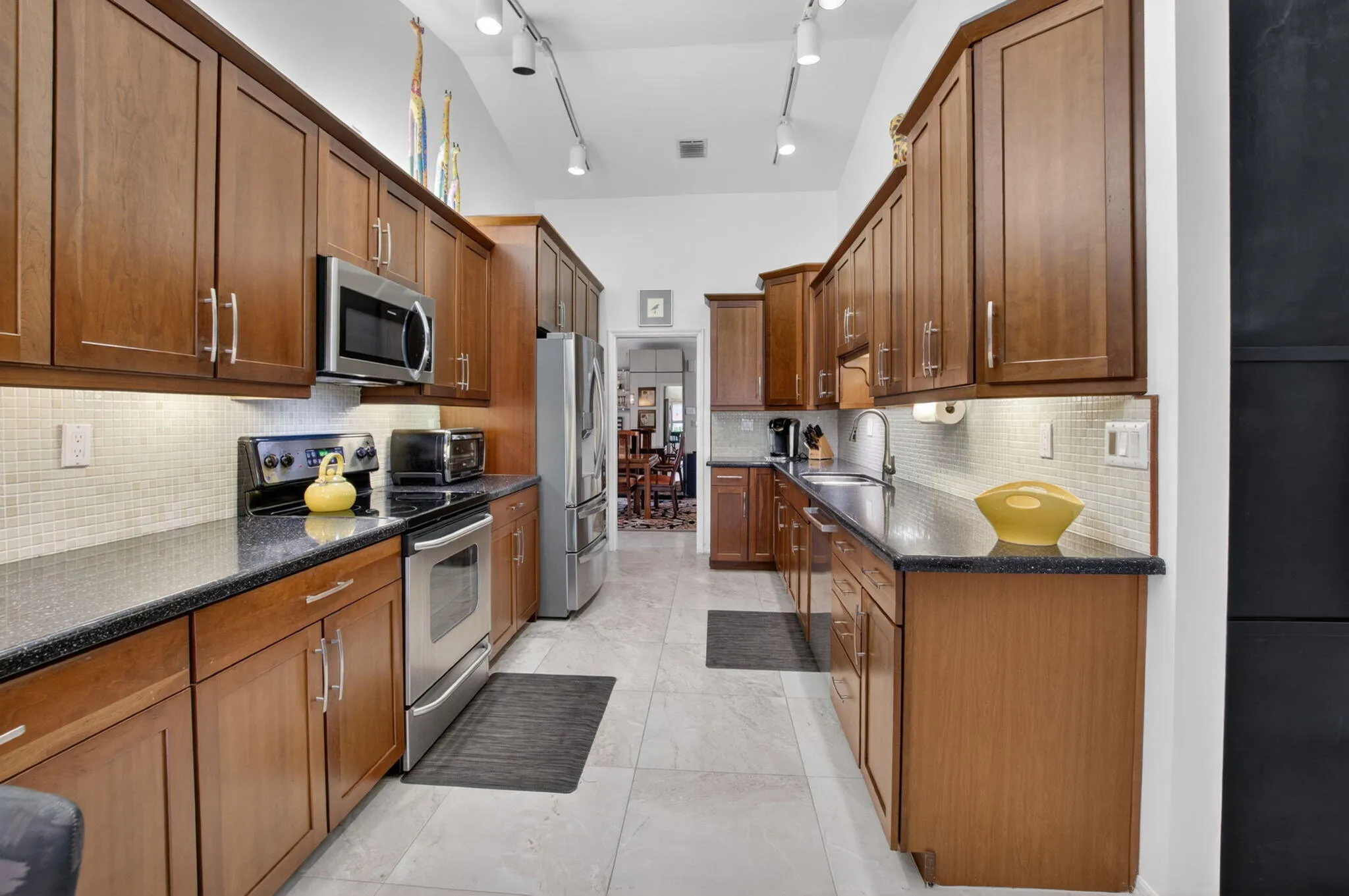 Lots of cabinet space!