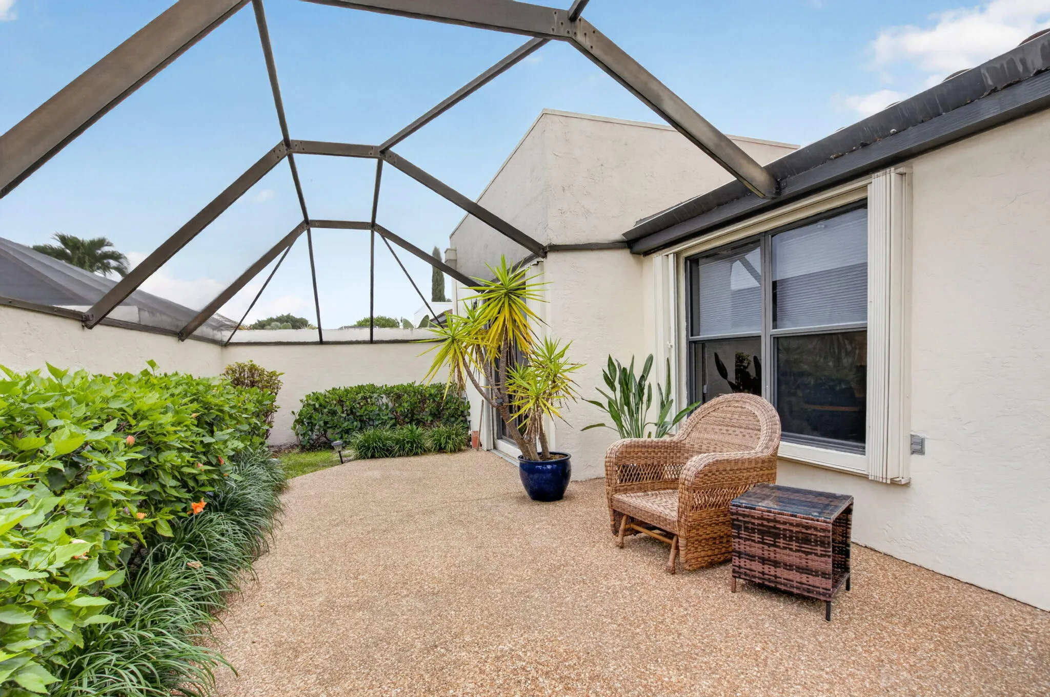 Back domed screed patio
