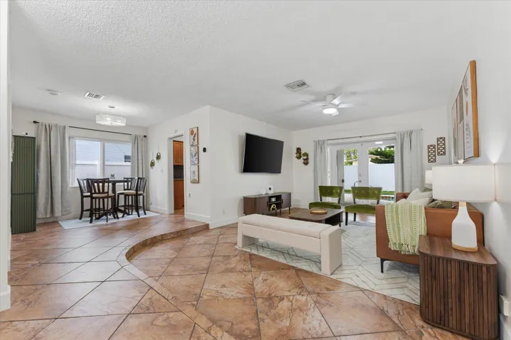 05-6515 SW 8th Pl, North Lauderdale-24