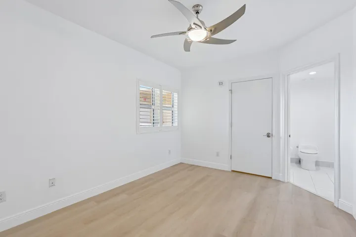 16-web-or-mls-Lake Shore Dr 1202-S0705-0