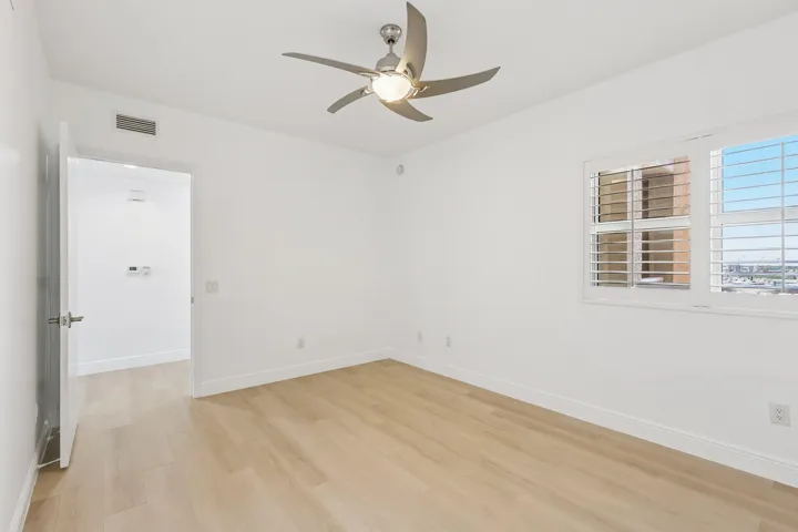 19-web-or-mls-Lake Shore Dr 1202-S0705-0