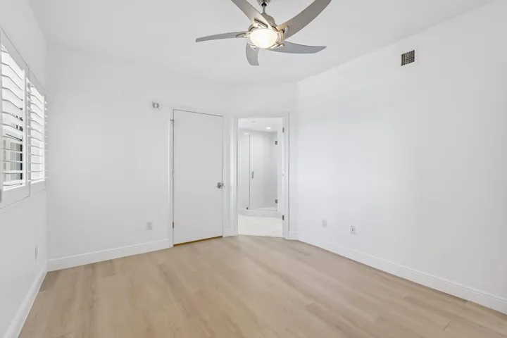 17-web-or-mls-Lake Shore Dr 1202-S0705-0