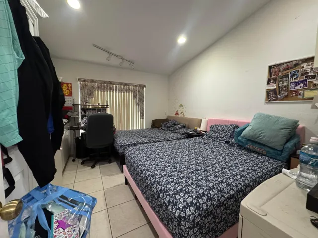 covert exter bedroom