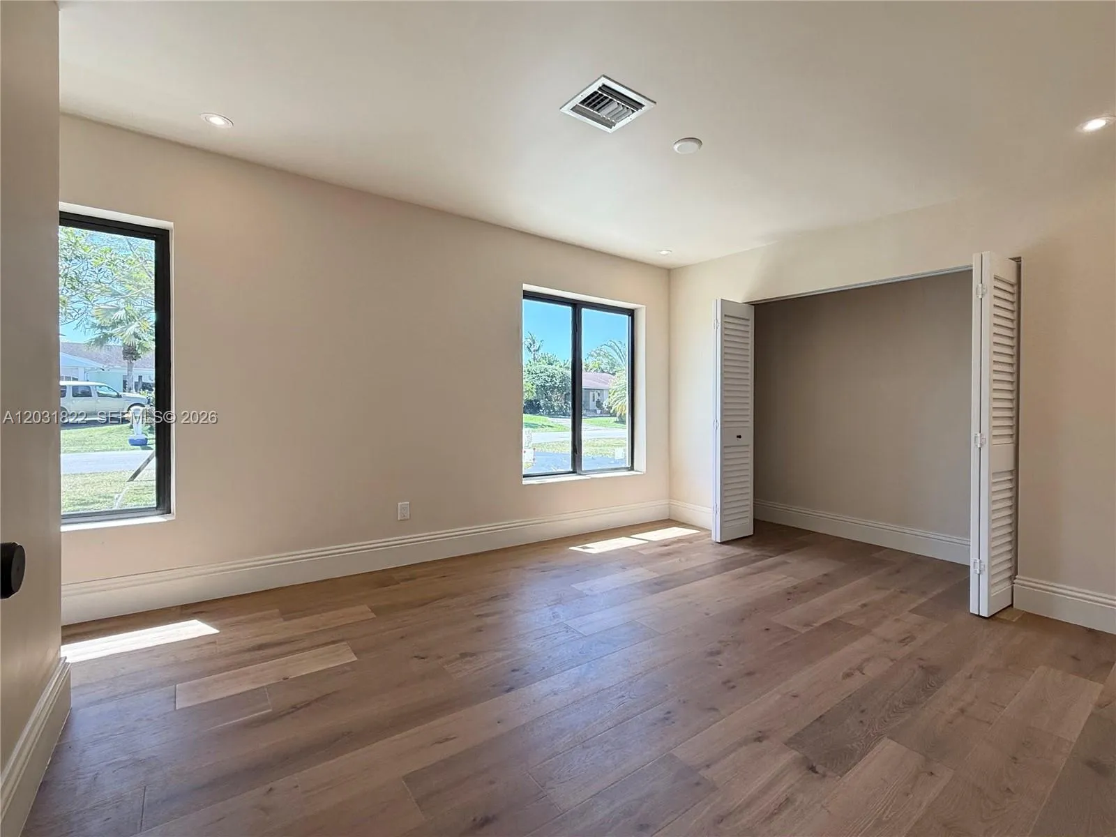 Property photo 100