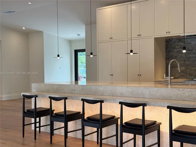 KITCHEN ISLAND