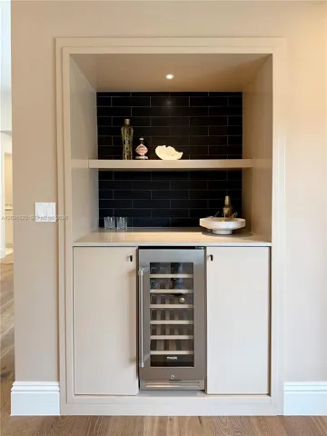 BAR IN DINING ROOM