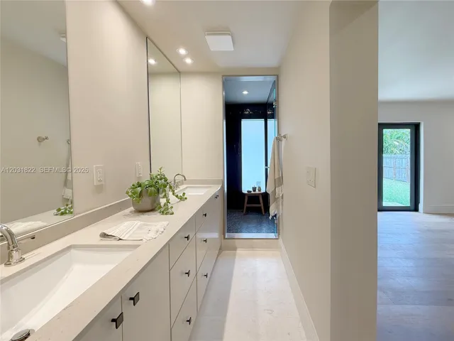 PRIMARY DUAL SINKS