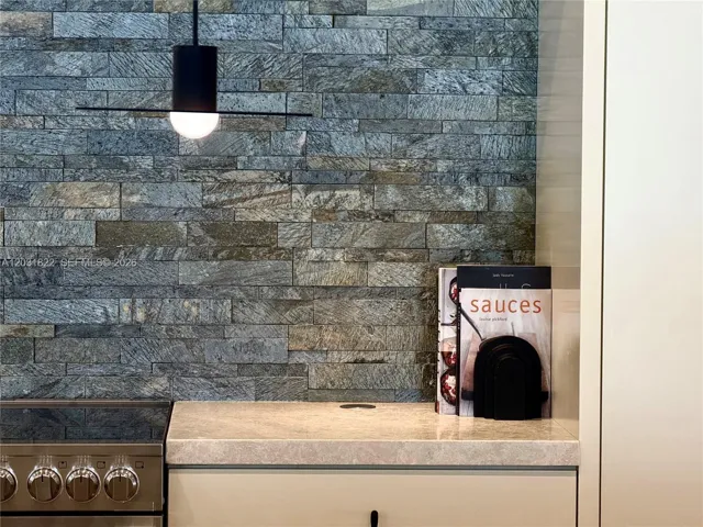 STONE BACKSPLASH