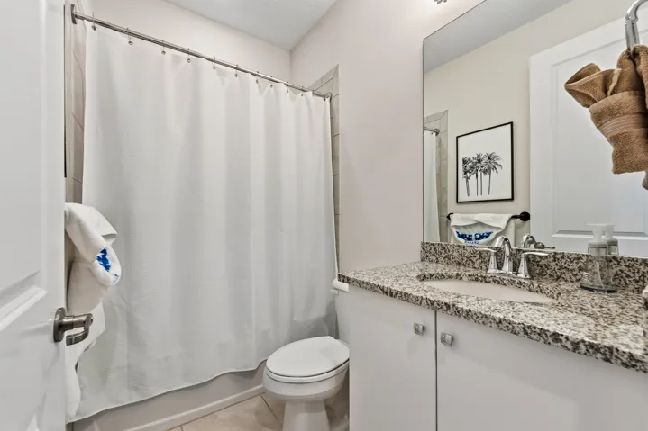 Bathroom for bed 4