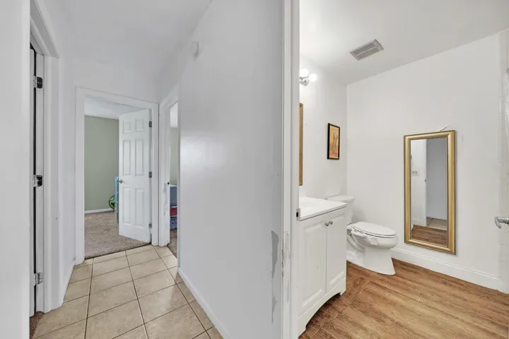 8 Guest Bathroom (1)