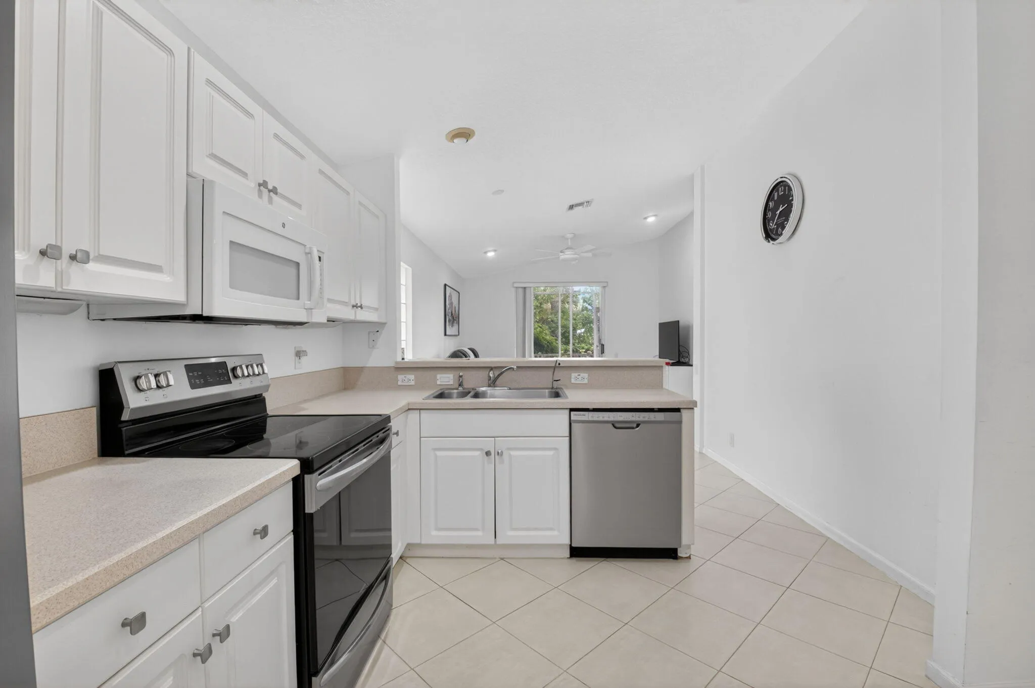 White Kitchen