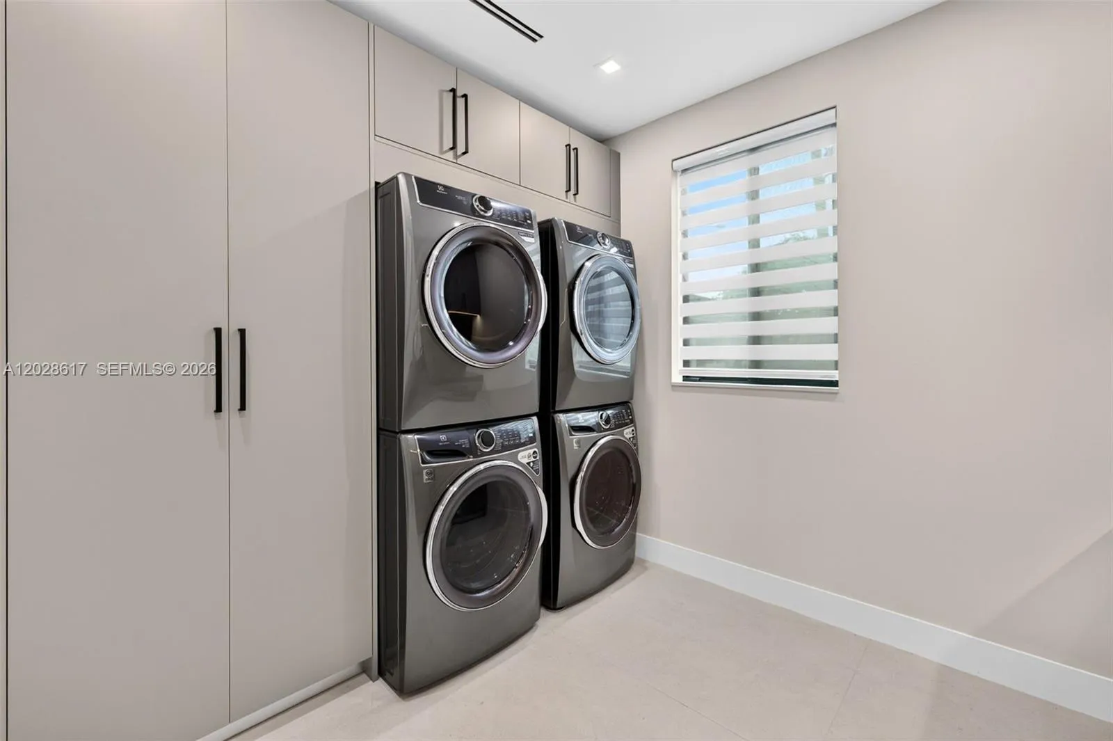 Property photo 211
