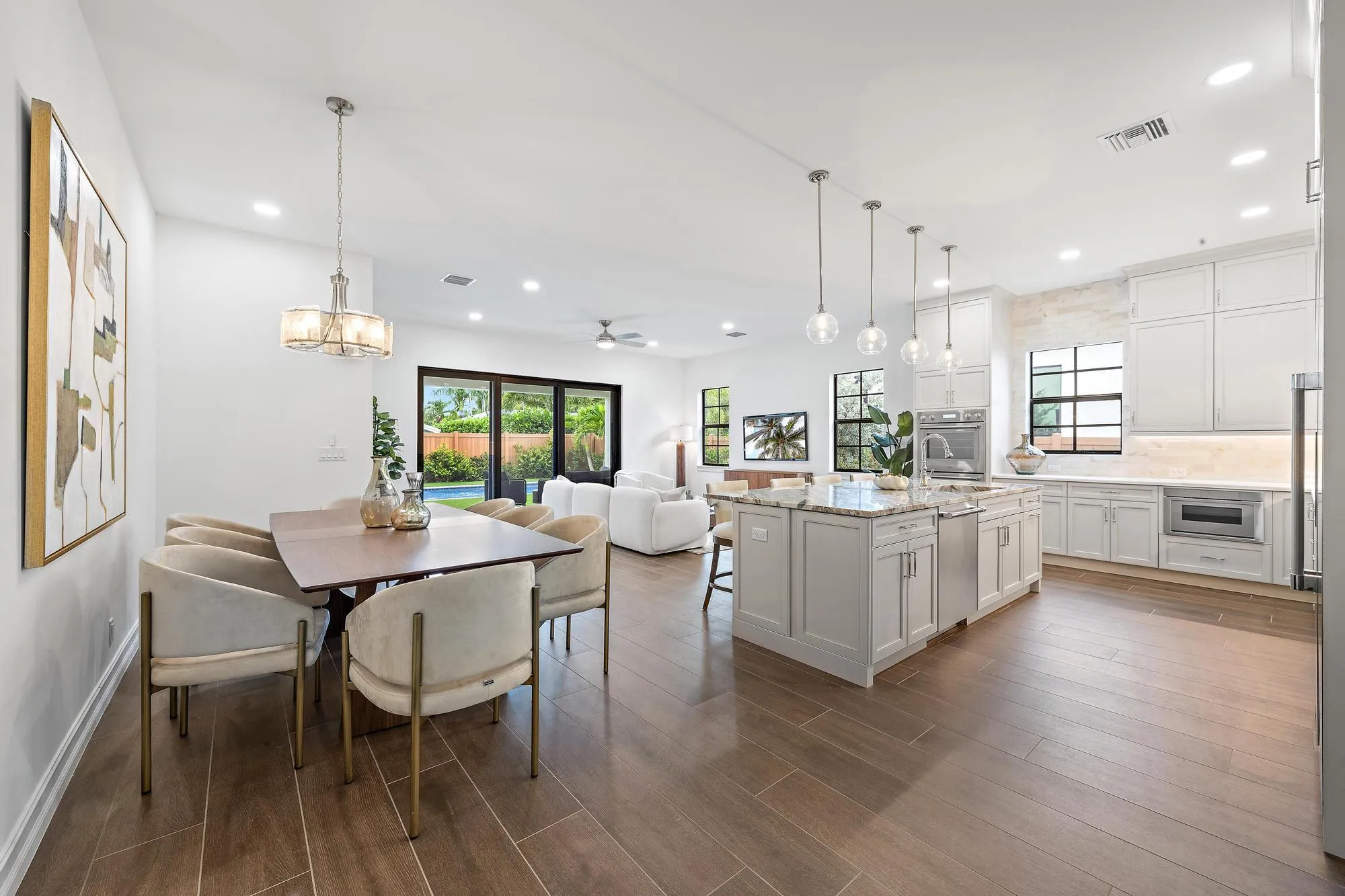 Kitchen / Dining