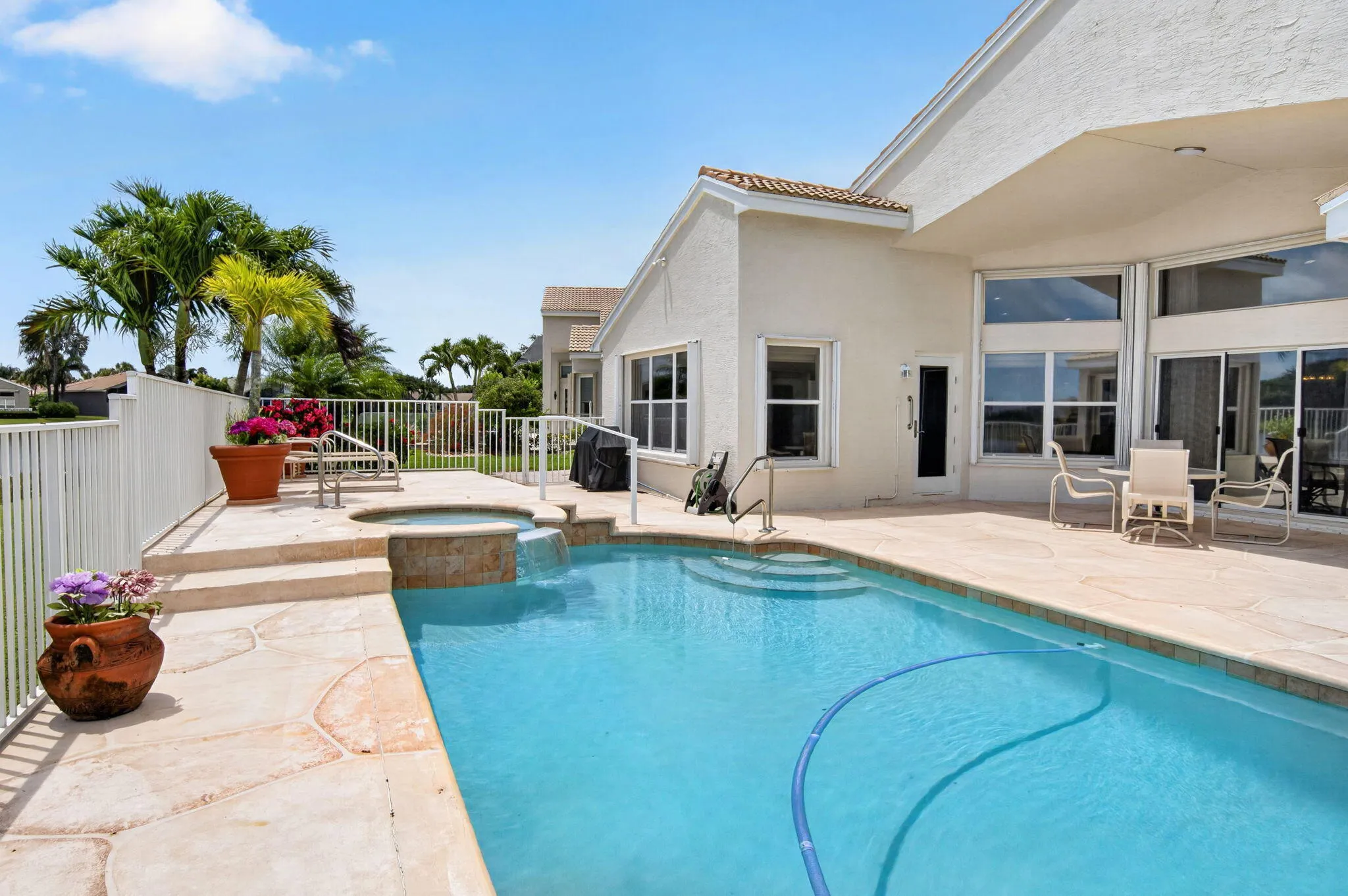 COVERED LANAI