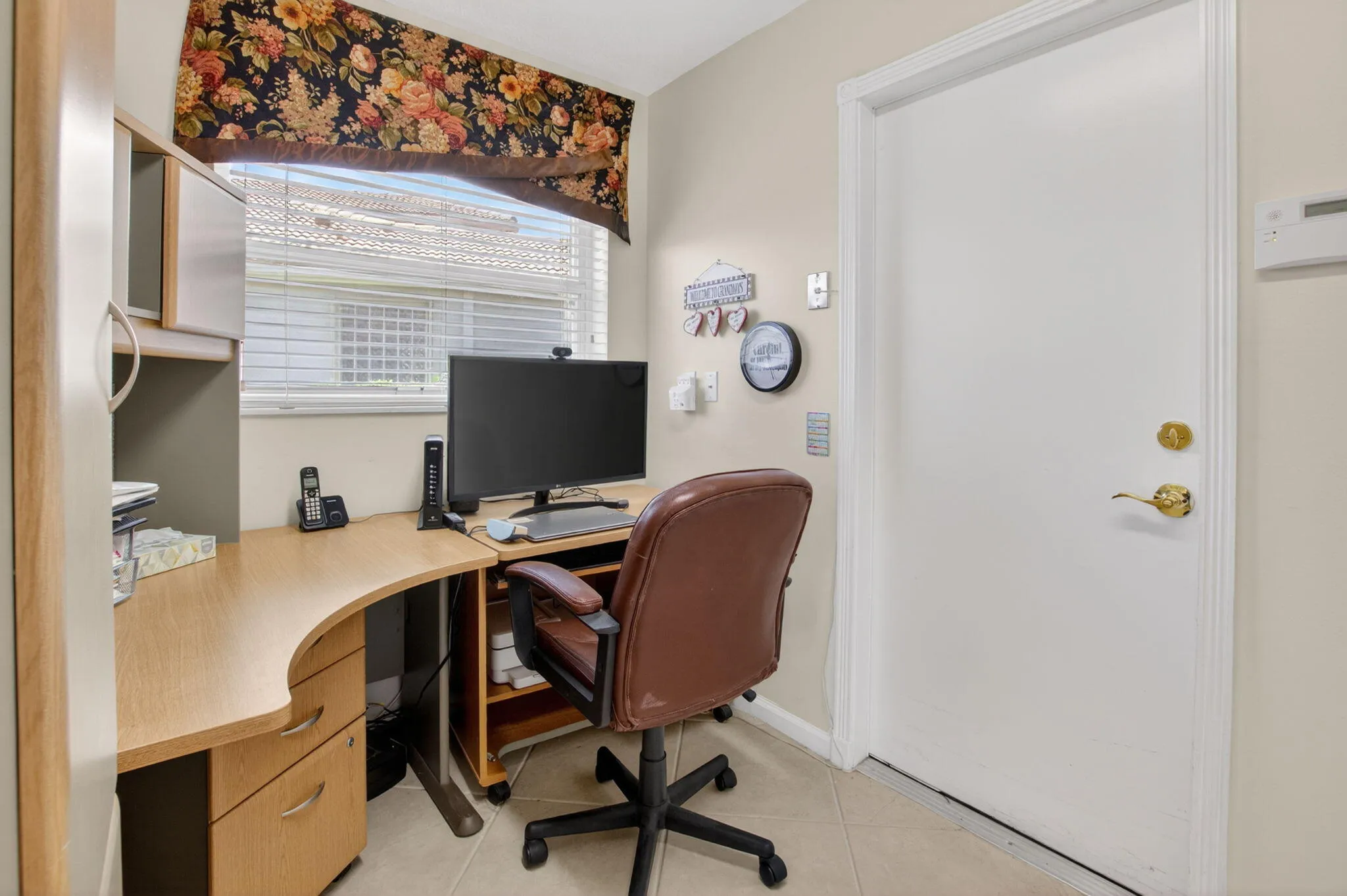 LAUNDRY ROOM/OFFICE