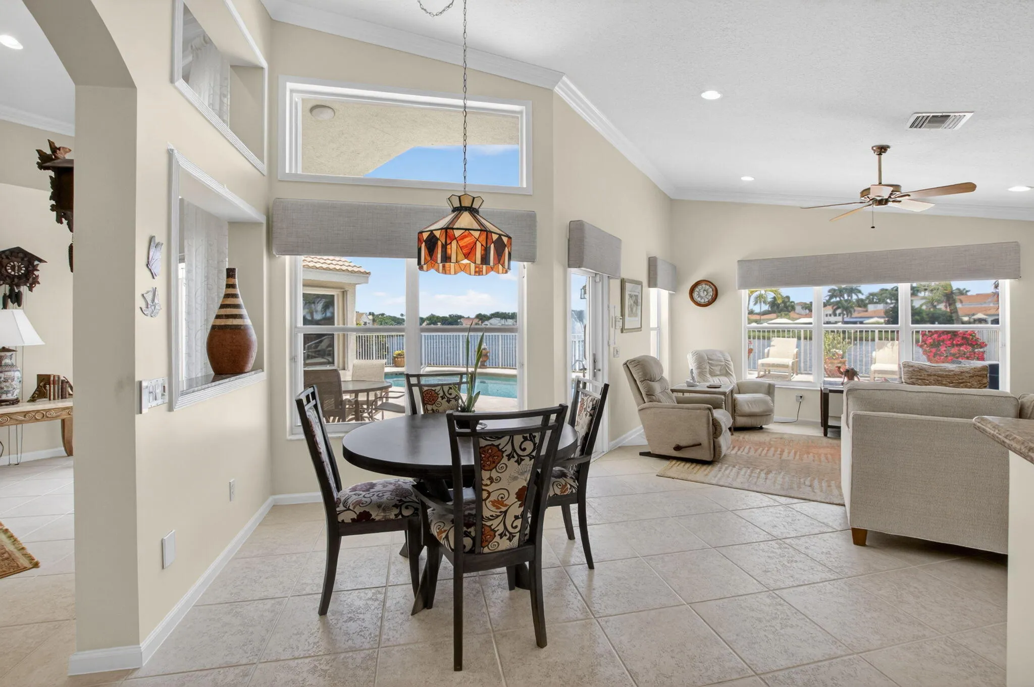 BREAKFAST NOOK