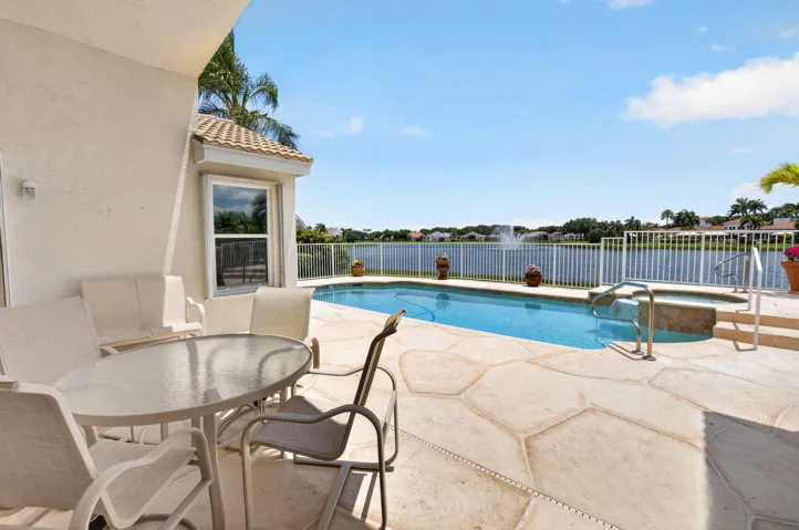 COVERED LANAI AND POOL/SPA