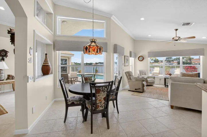 BREAKFAST NOOK