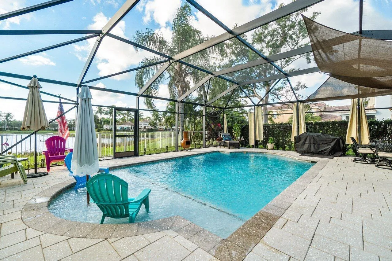 6869 Pool
