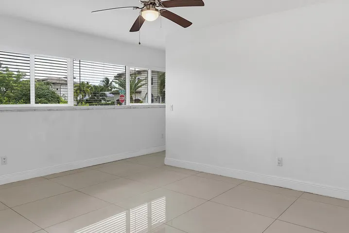 2910 NE 40th Ct - - 026
