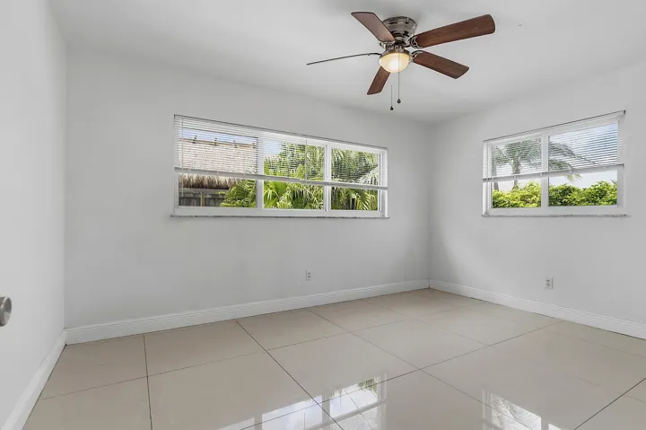 2910 NE 40th Ct - - 014