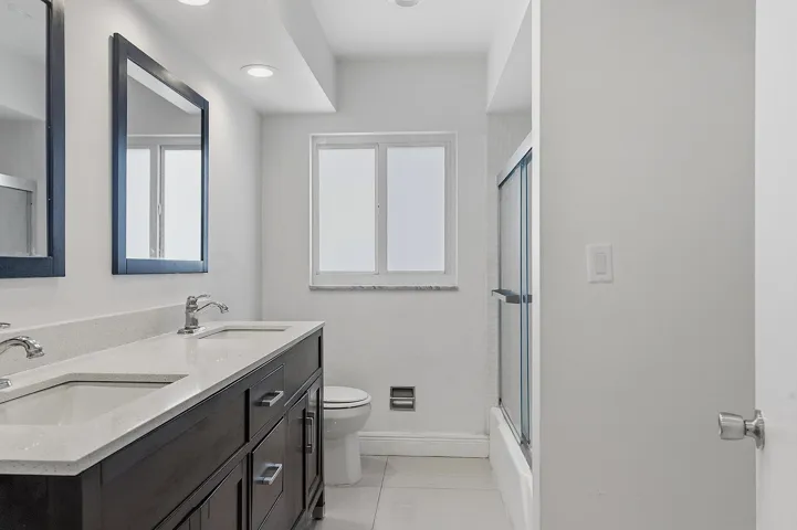 2910 NE 40th Ct - - 018