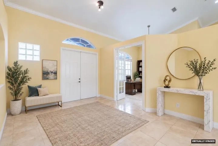 Front_Entrance_Foyer_MLS