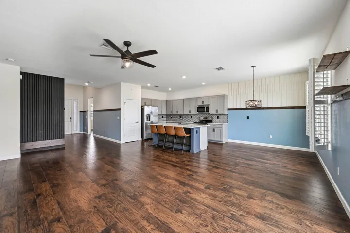 9-web-or-mls-Birkdale Dr-S0506-009