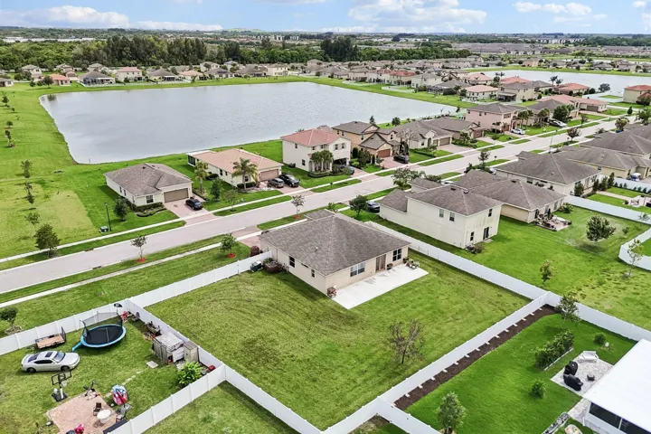 47-web-or-mls-Birkdale Dr-S0506-045