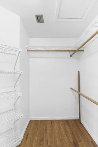 Master Bed Closet