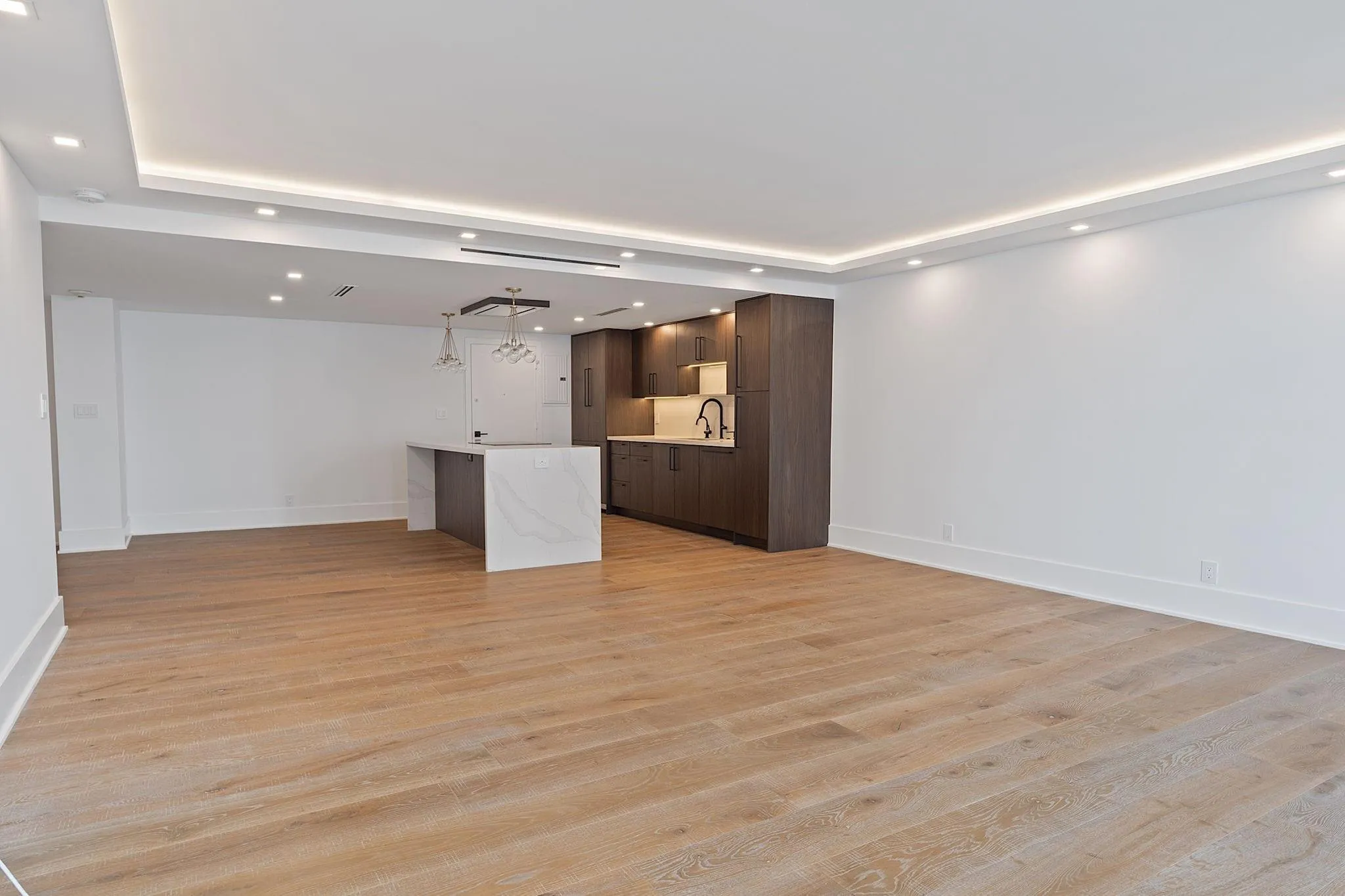 Overhead Tray Lighting Throughout Living Space