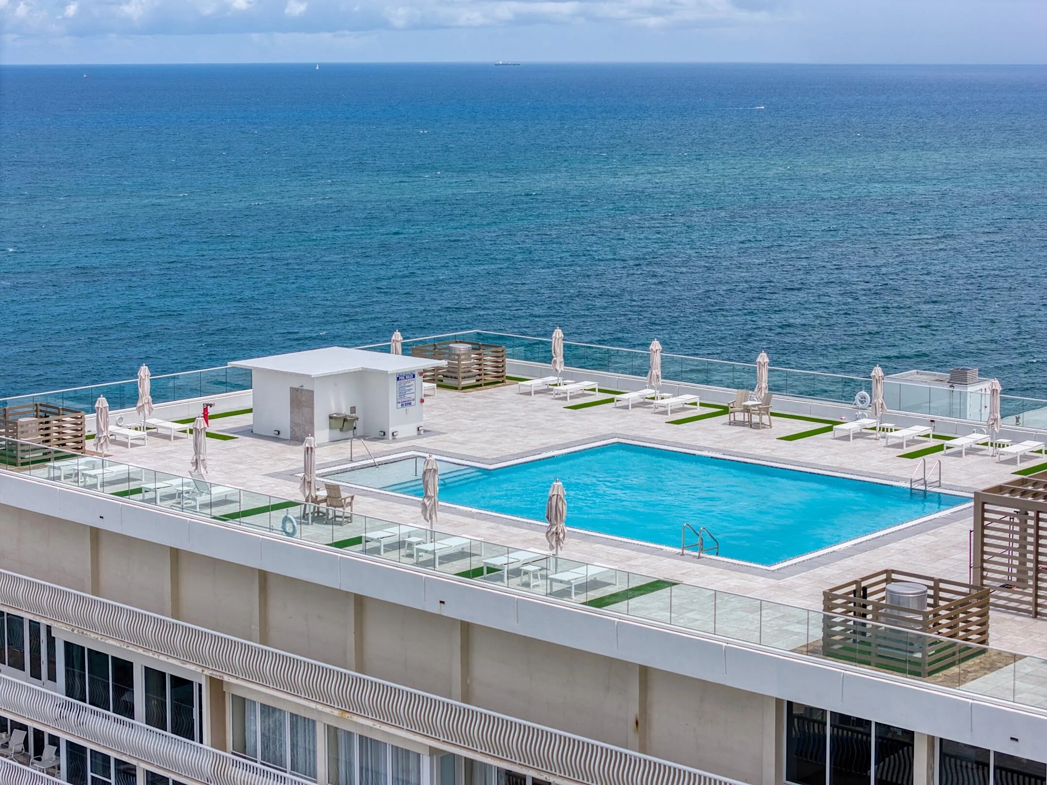 Enjoy the Brand New Rooftop Pool with Panoramic View