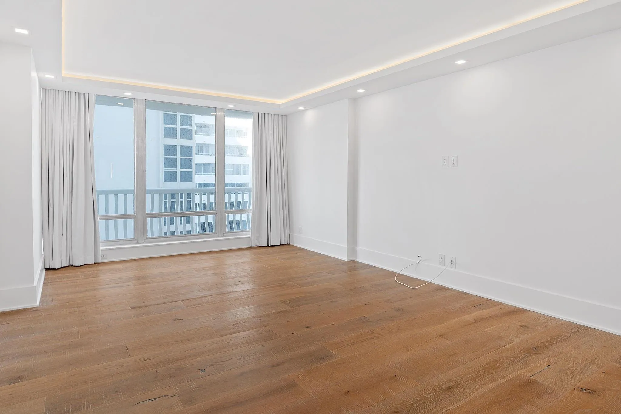 Master Bedroom - Floor to Ceiling Windows to see the Ocean from your Bed!