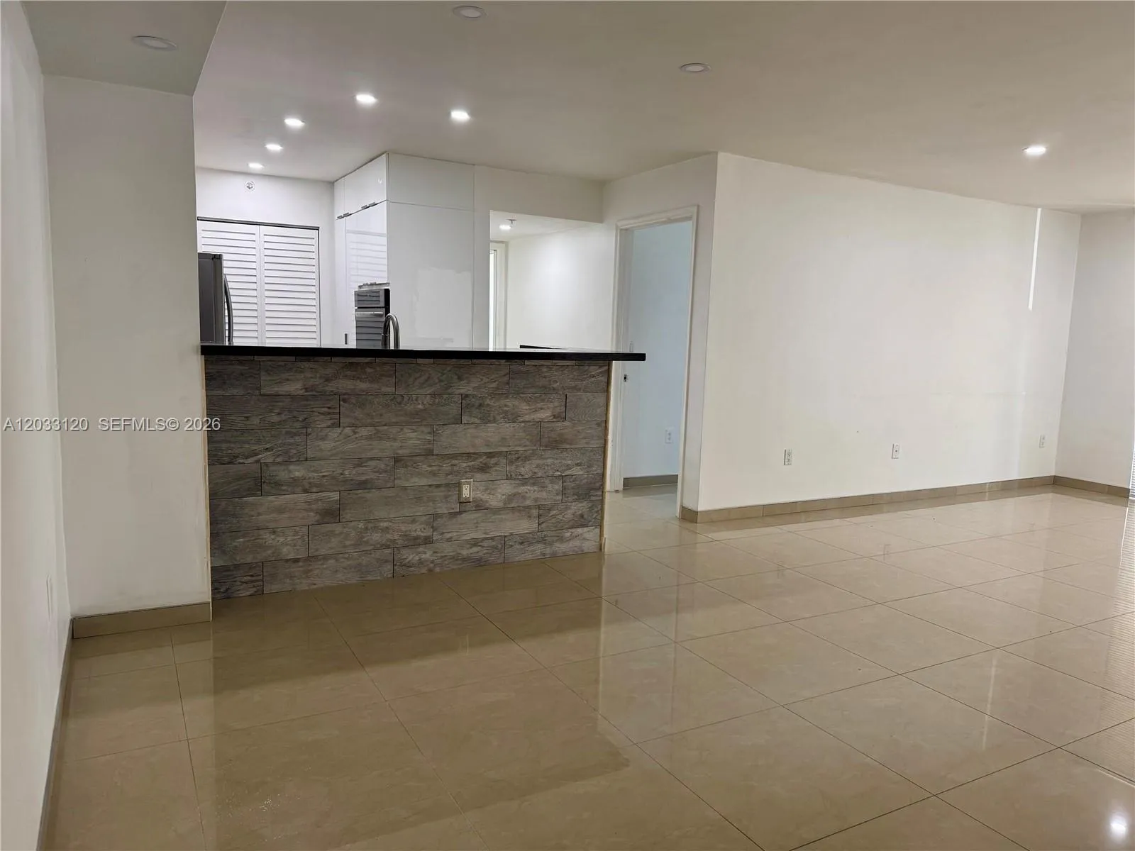 Entrance/Dining