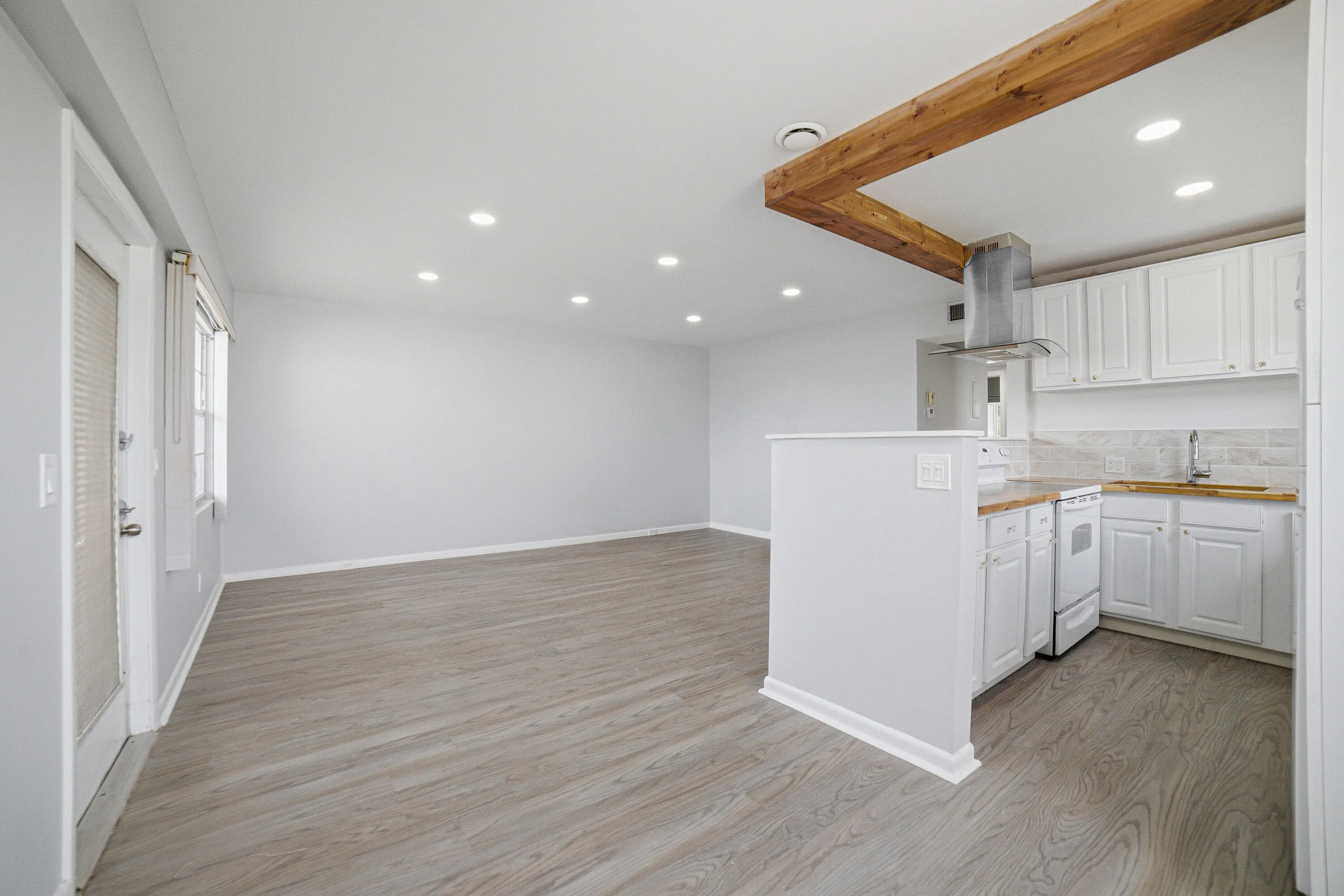 Livingroom-Kitchen