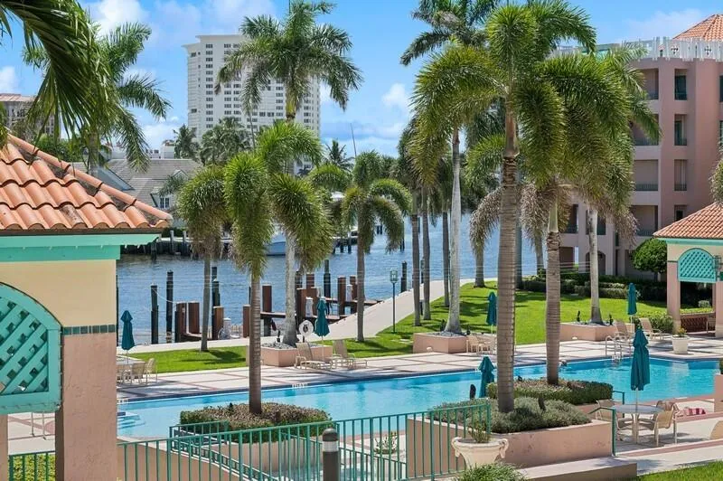 01_120SE5thAvenue326_193_Intracoastalpoo