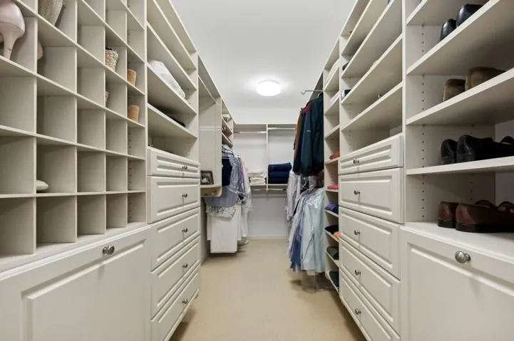 11_120SE5thAvenue326_45_PrimaryBedroomCl