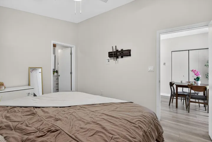 27-web-or-mls-700-2489