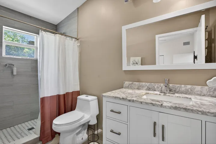 28-web-or-mls-700-2496