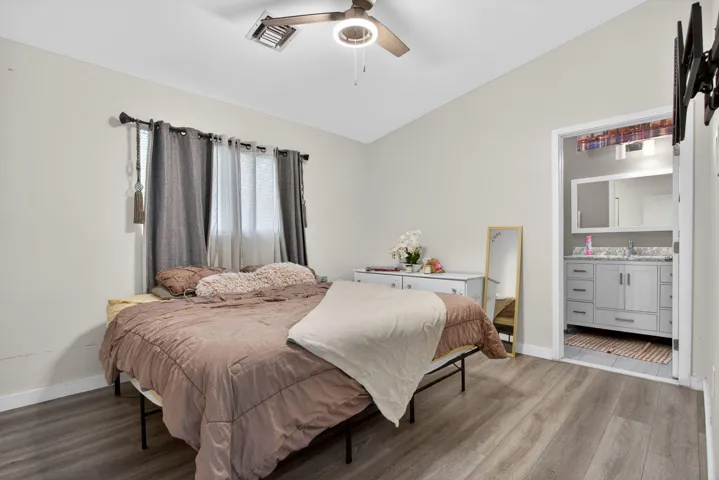 26-web-or-mls-700-2487